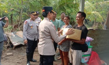 Aksi Kemanusiaan  " kapolres Jembrana  Salurkan Paket  Sembako Bagi Warga Terdampak Banjir di Pekutatan